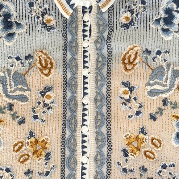 Johnny Was Minerva Embroidered Blouse Blue Cream Floral XS Boho Artisan - Picture 4 of 10